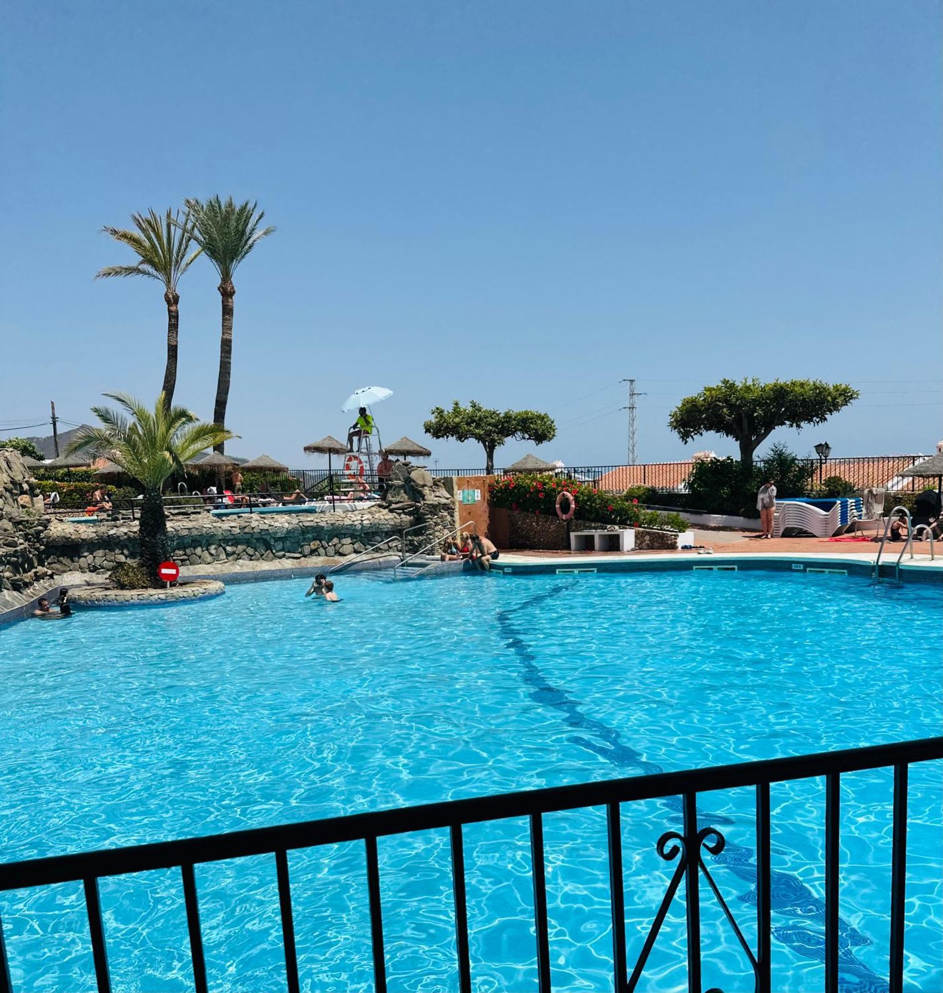 Right By The Pool Area In Capistrano Village! Nerja Eksteriør billede
